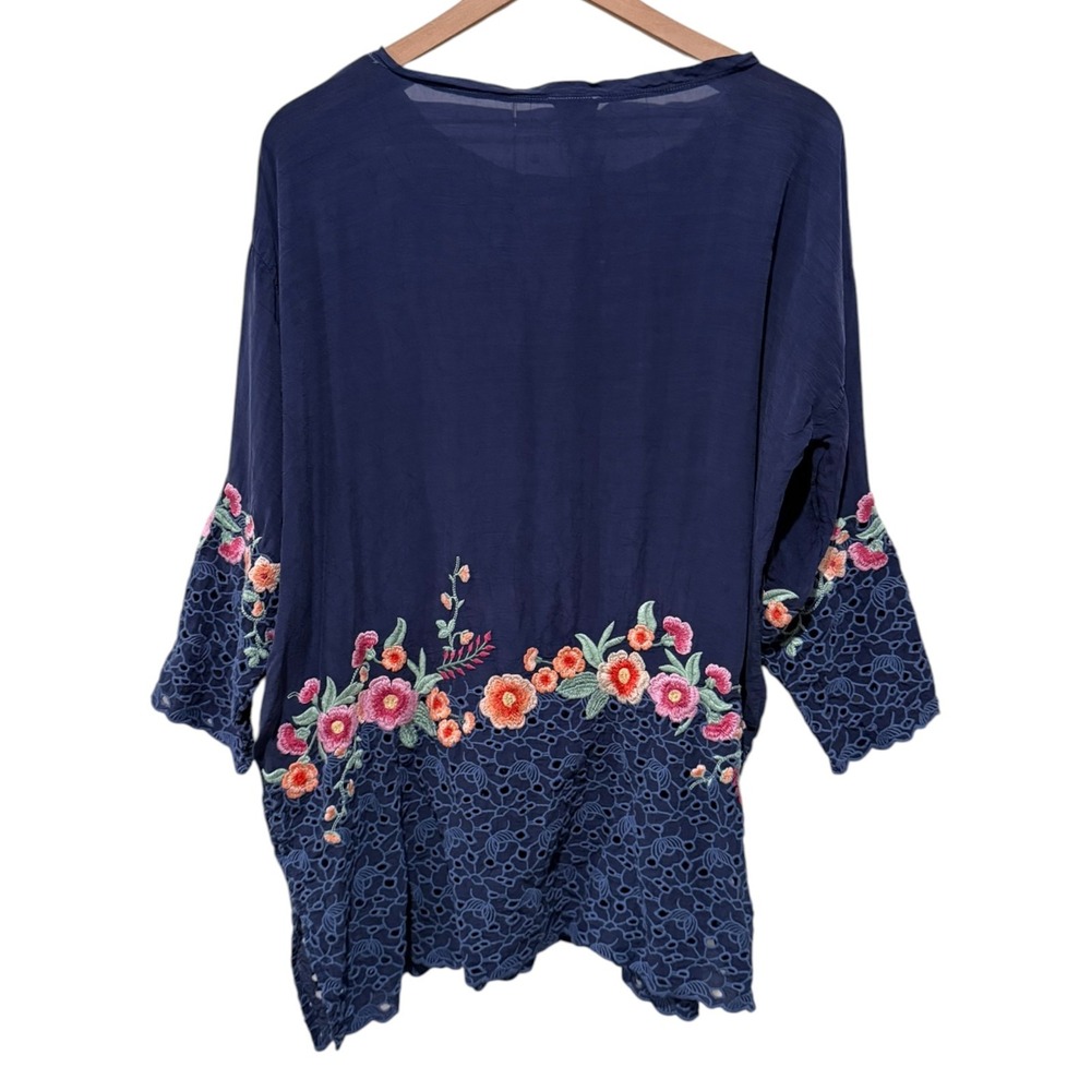 Johnny Was Embroidered Boho Tunic Top Blue Multicolor Floral Sz L Eyelet Cupro - Picture 2 of 6